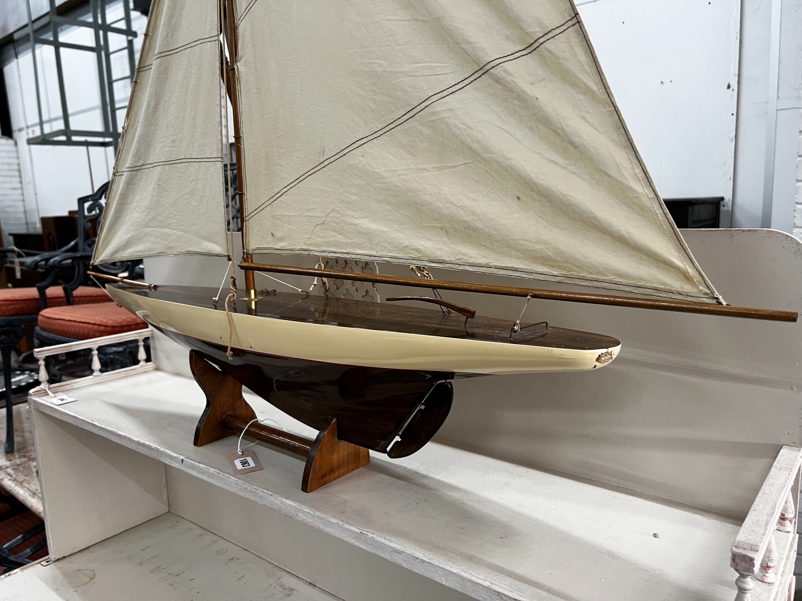 A Victorian style pond yacht, length 109cm